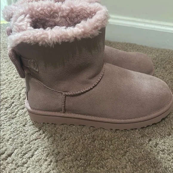 UGG Pink Bailey Bow boots BRAND NEW NEVER WORN!! - Picture 2 of 5
